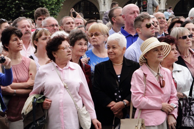 Boże Ciało w Krakowie - procesja z Wawelu na Rynek Główny - cz. 2