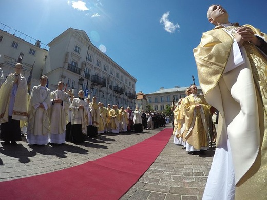 Tłumy szły za Chrystusem