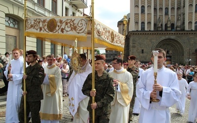 Procesja wyruszyła sprzed katedry św. Mikołaja w Bielsku-Białej