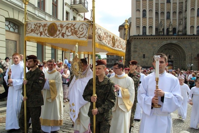 Procesja wyruszyła sprzed katedry św. Mikołaja w Bielsku-Białej