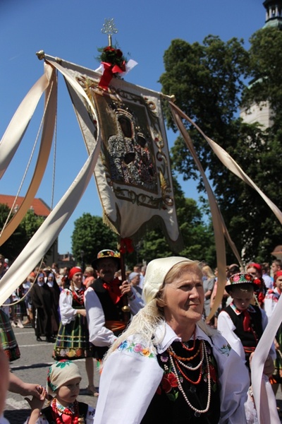 Procesja Bożego Ciała w Łowiczu, cz. I