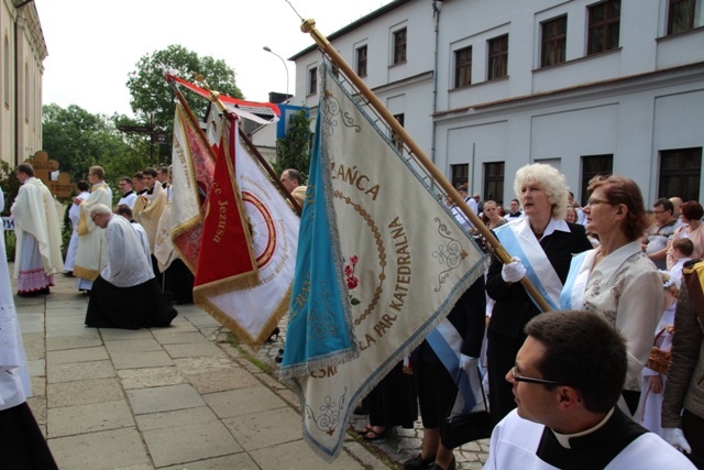 Procesja Bożego Ciała ulicami Bielska-Białej