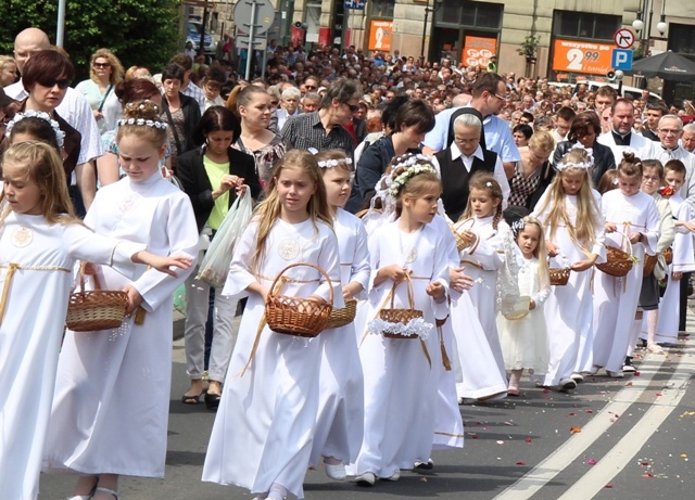 Procesja Bożego Ciała ulicami Bielska-Białej