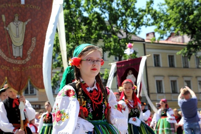 Procesja Bożego Ciała w Łowiczu, cz. II