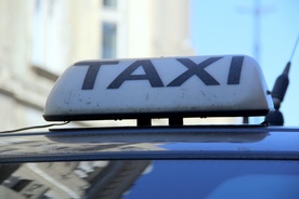 Kontrole mają wyłapać kierowców podszywających się pod licencjonowane taksówki