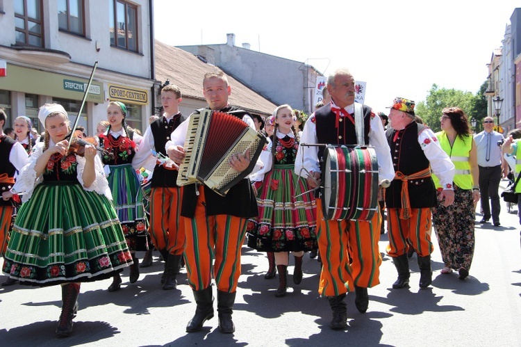 Parada pasiaków w Łowiczu