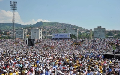 Msza św. na stadionie Koševo 