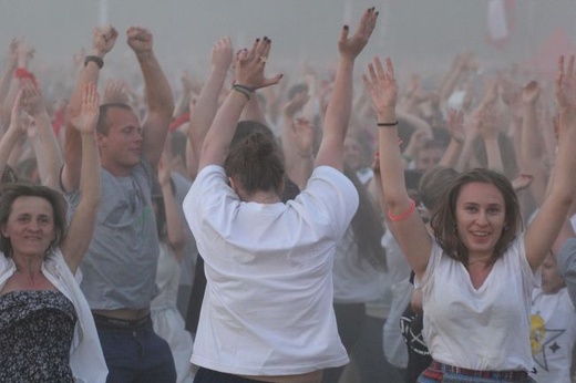 Lednica 2000 - Spotkanie Młodych 2015, część III