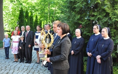 Na dziedzińcu domu biskupów tarnowskich