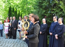 Na dziedzińcu domu biskupów tarnowskich