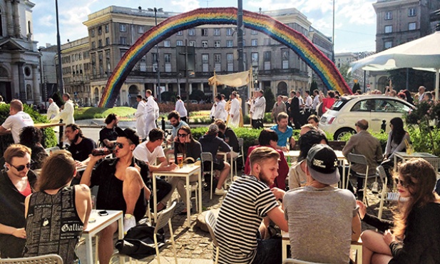 Scena z życia wielkiego miasta. Procesja Bożego Ciała na warszawskim placu Zbawiciela 