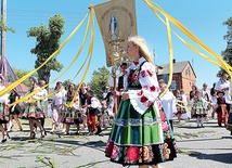 Barwne stroje Księżaków prezentują się pięknie