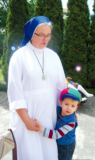  Mały Igor z siostrą Nazarią