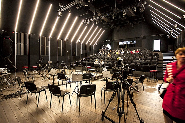  Najnowocześniejsza sala kinowo-koncertowa w Polsce pomieści 120 osób 