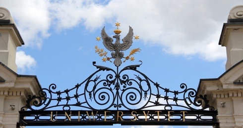 W tym roku po raz pierwszy w rankingowej rywalizacji Uniwersytet Warszawski i Uniwersytet Jagielloński osiagnęły historyczny remis.