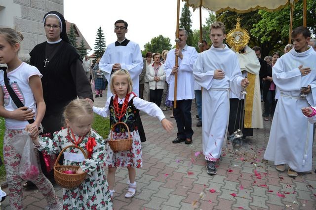 Z Jezusem dokoła kościoła