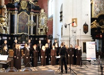 Finowie śpiewali kościelny hymn