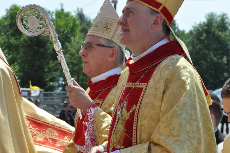 Procesja do kościoła