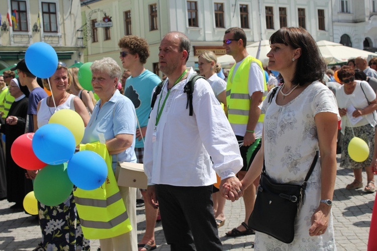 Rodzinny polonez na Marszu dla Życia i Rodziny