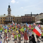 Rodzinny polonez na Marszu dla Życia i Rodziny