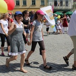 Rodzinny polonez na Marszu dla Życia i Rodziny