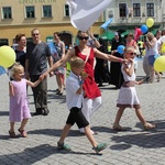 Rodzinny polonez na Marszu dla Życia i Rodziny