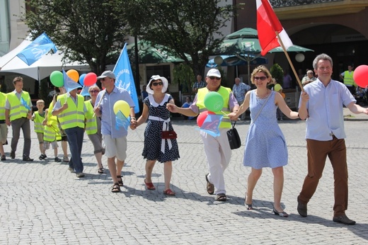 Rodzinny polonez na Marszu dla Życia i Rodziny