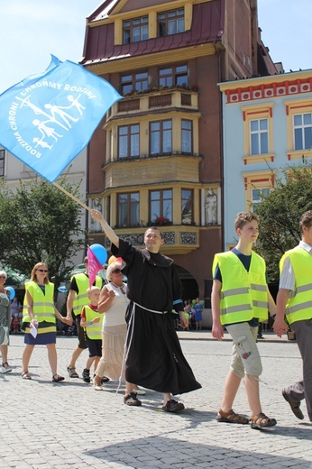 Rodzinny polonez na Marszu dla Życia i Rodziny