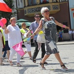 Rodzinny polonez na Marszu dla Życia i Rodziny