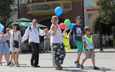 Rodzinny polonez na Marszu dla Życia i Rodziny