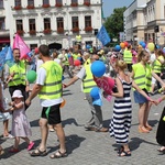 Rodzinny polonez na Marszu dla Życia i Rodziny