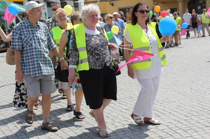 Rodzinny polonez na Marszu dla Życia i Rodziny