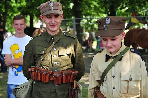 Festyn z udziałem pasjonatów