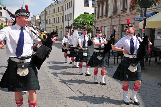 Festyn z udziałem pasjonatów