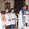  Rozważania inaugurujące nabożeństwa fatimskie prowadzi ks. Wojciech Wawrzyniak