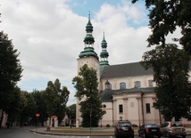 W bazylice katedralnej w Łowiczu rozpoczęły się kolejne prace remontowo-konserwatorskie
