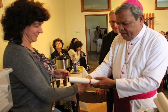 Bp Joseph Ponniach ze Sri Lanki dziękował osobiście każdemu z duchowych rodziców adopcyjnych kleryków ze swojej diecezji