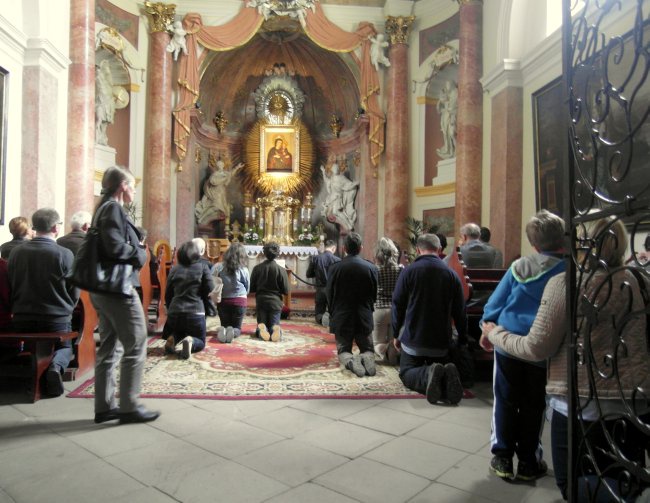 Pielgrzymka rodzin i szafarzy Komunii Świętej do Rud cz. 1