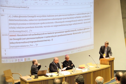 Sesja plenarna II Synodu Archidiecezji Katowickiej