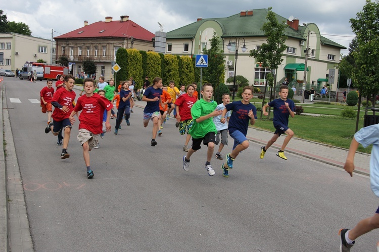 Papieski bieg ulicami Żabna 