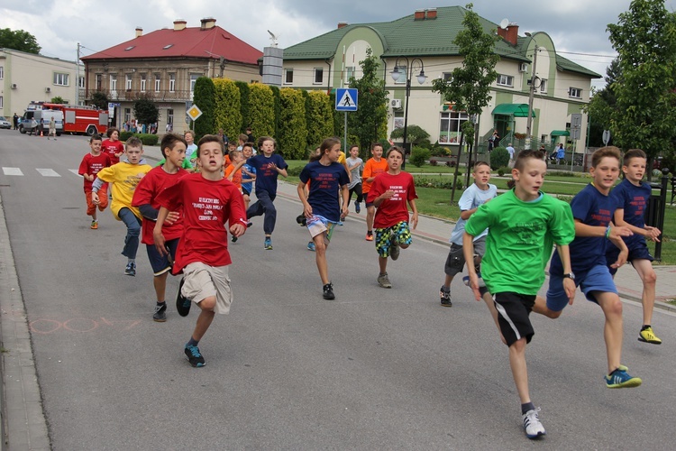 Papieski bieg ulicami Żabna 