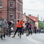 Pielgrzymka na rolkach i hulajnogach