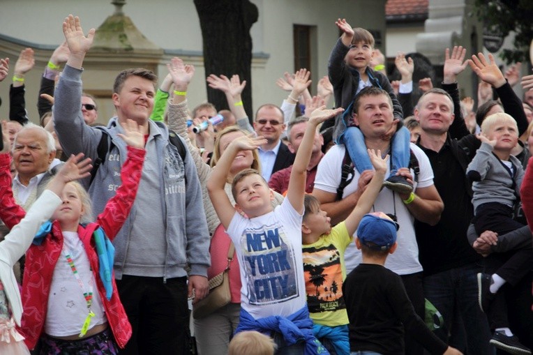 III Zjazd Dużych Rodzin, cz. IV