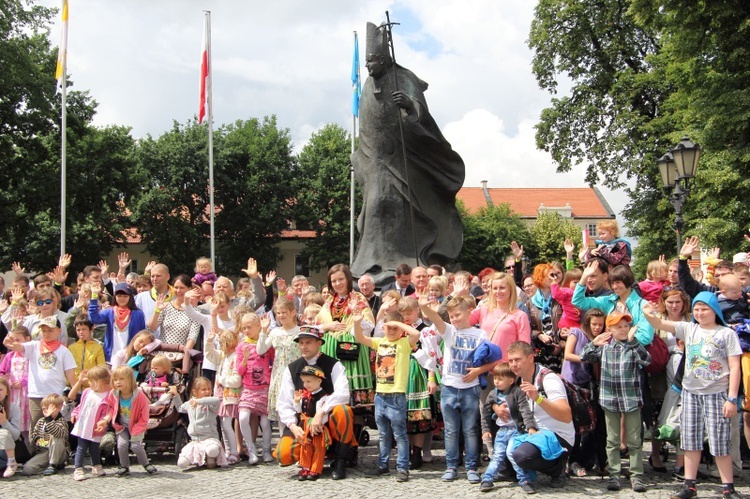 III Zjazd Dużych Rodzin, cz. IV