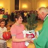  W niedzielę 14 czerwca o powołania kapłańskie, zakonne i małżeńskie modliliśmy się w parafii pw. św. Marcina Biskupa