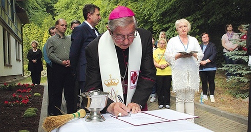 Akt erekcyjny  podpisał metropolita gdański