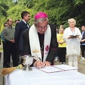 Akt erekcyjny  podpisał metropolita gdański