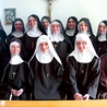 Obecnie w klasztorze w Szczytnie przebywa 15 klarysek