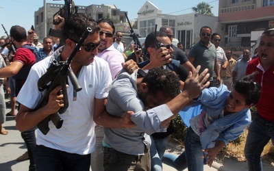 Setki turystów ewakuowanych z Tunezji