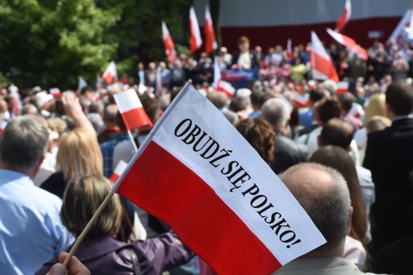 Szydło proponuje pytania referendalne 